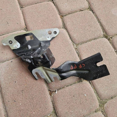 Uchwyt mocowanie wspornik błotnika przód prawy Opel Corsa F 39181718