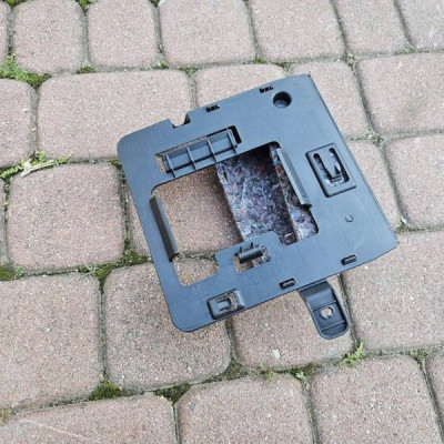 Uchwyt mocowanie wspornik kratki wentylacyjnej Opel Corsa F 39166153