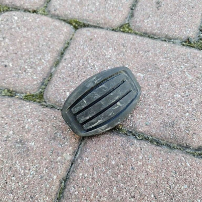 Nakładka osłona pedał hamulca sprzęgła Opel Corsa F 9824807580