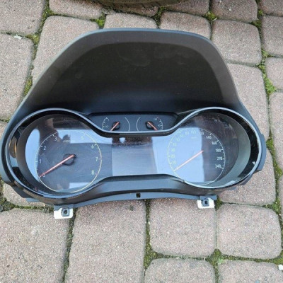 Licznik zegary 2023r EUROPA benzyna Opel Corsa F 9841329580