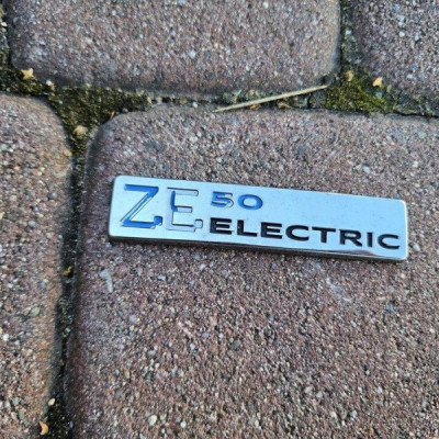 Logo napis emblemat klapy bagażnika ELECTRIC Renault Zoe