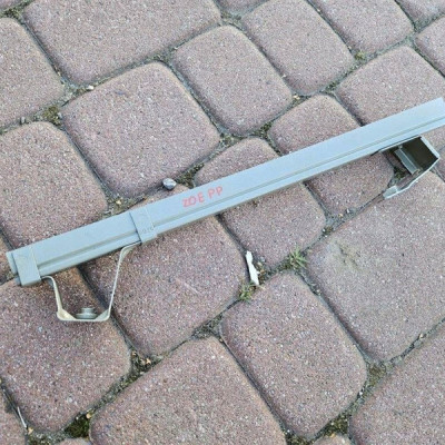 Uchwyt mocowanie uszczelki szyby drzwi prawy przód Renault Zoe