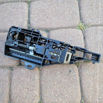 Podstawa uchwyt mocowanie klamki drzwi lewa przód Renault Zoe 806079296R