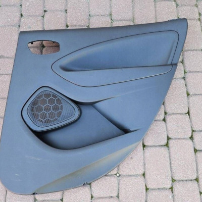 Boczek drzwi tył tylnych prawych prawy Renault Zoe 829A02103R