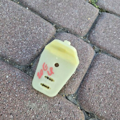 Podstawa uchwyt mocowanie boczka drzwi przód lewy Renault Zoe 8200252431