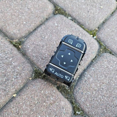 Przełącznik sterowania składanych lusterek Clio Renault Zoe 255702886R