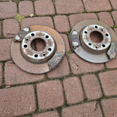 Tarcza tarcze tył tylne + klocki IGŁA ORYGINAŁ Renault Zoe