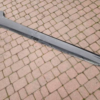 Próg listwa progowa osłona prawa prawy czarny Renault Zoe