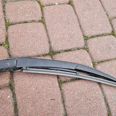 Wycieraczka pióro wycieraczki szyby tył tylnej klapy bagażnika Renault Zoe