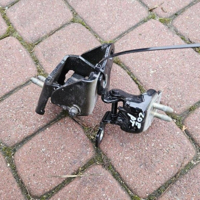 Zawias zawiasy drzwi tył tylnych prawych prawe TEGNE Renault Zoe