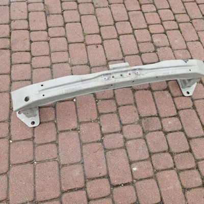 Pas przedni wzmocnienie belka zderzaka przedniego mocowanie Renault Zoe