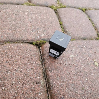 Przycisk przełącznik włącznik sygnału Renault Zoe 256A65302R