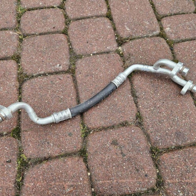 Przewód rura wąż klimatyzacji Renault Zoe 924467761R