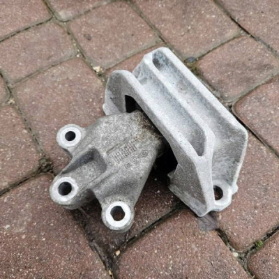 Łapa wspornik skrzyni biegów silnika mocowanie Renault Zoe 112109044R