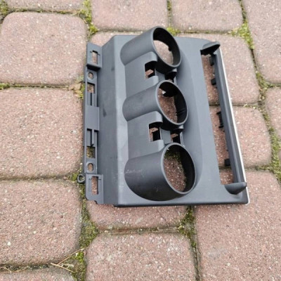 Panel obudowa osłona plastik panelu klimatyzacji Renault Zoe 275100936R