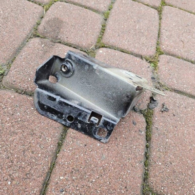 Wspornik wzmocnienie uchwyt mocowanie prawe błotnika Renault Zoe 620435786R