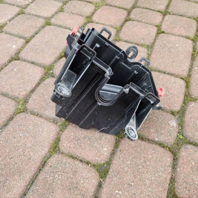 Obudowa osłona podstawa bezpieczników Renault Zoe 284B03164R