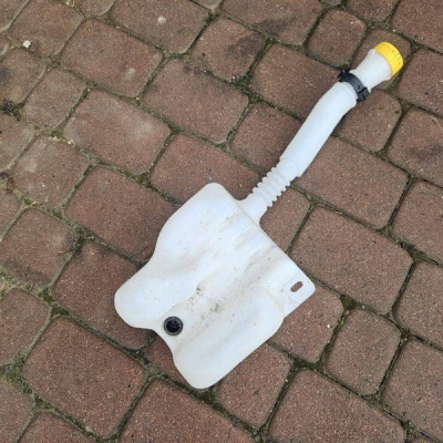 Zbiorniczek spryskiwaczy płynu szyby przód Renault Zoe 289107030R