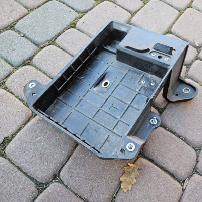 Mocowanie uchwyt akumulatora podstawa Toyota Corolla E210 E21 74404-02A10