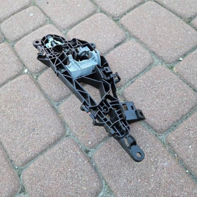 Podstawa klamki przód przedniej prawa Astra K Opel Insignia B 13515503