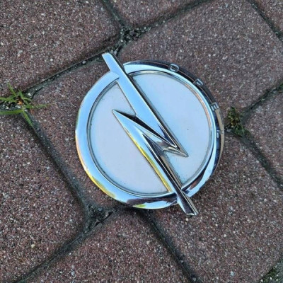 Przycisk przełącznik otwierania klapy bagażnika HB Z40R Opel Insignia B