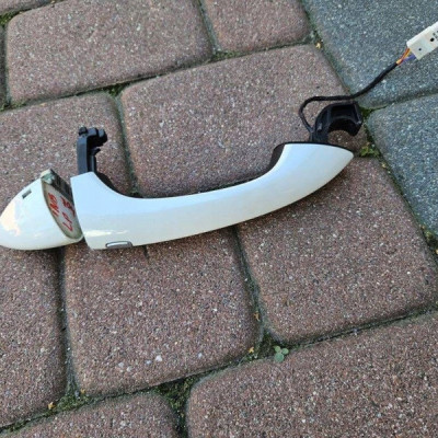 Klamka drzwi przód przednia LEWA Z40R KEYLESS biała Opel Insignia B