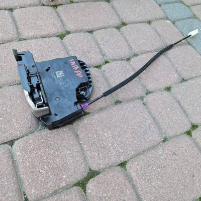 Zamek drzwi przód przednich prawych Astra K AM4 Opel Insignia B 13597530