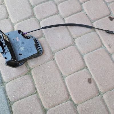 Zamek drzwi przód tył tylnych lewych AP4 Astra K Opel Insignia B 13598364