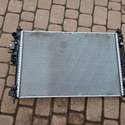 Chłodnica wody wodna 1.6 2.0 automat Opel Insignia B 84208068