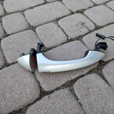 Klamka drzwi tył tylna LEWA / PRAWA Z176 KEYLESS srebrna Opel Insignia B