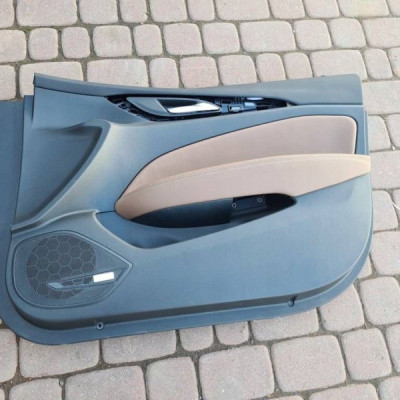 Boczek tapicerka drzwi przód przedni prawych skóra brąz Opel Insignia B