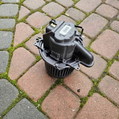 Wentylator nagrzewnicy nawiewu CAPTUR Renault Clio IV 5R5833500