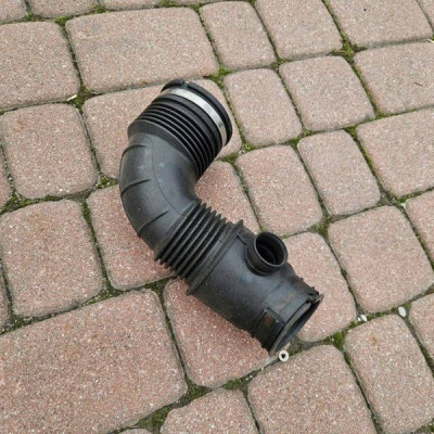 Rura dolot powietrza filtra 2.0CDTI Opel Insignia A 55561787