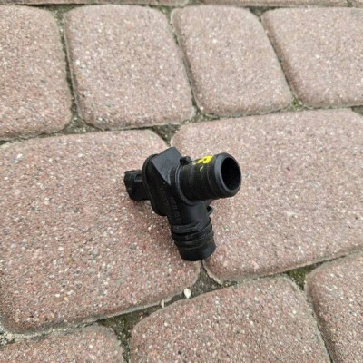 Czujnik temperatury dolotu filtra powietrza 2.0CDT Opel Insignia A 55580574