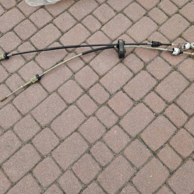 Linki zmiany biegów skrzyni biegów - uszkodzone Opel Insignia A 55583487