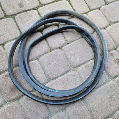 Uszczelka drzwi tył tylna prawa kombi - wokół drzwi Opel Insignia A