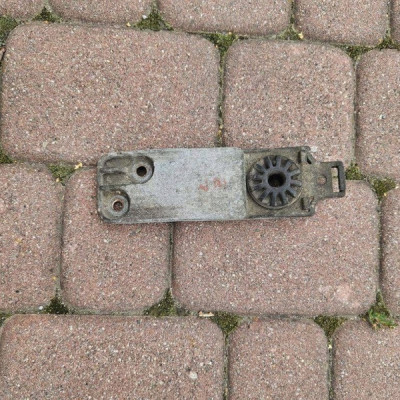 Uchwyt mocowanie chłodnic wpornik podstawa alumini Opel Insignia A 13337769