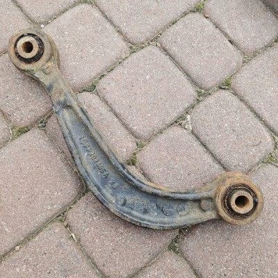 Wahacz tył tylny zawieszenia prawy 4x4 Opel Insignia A 13271147