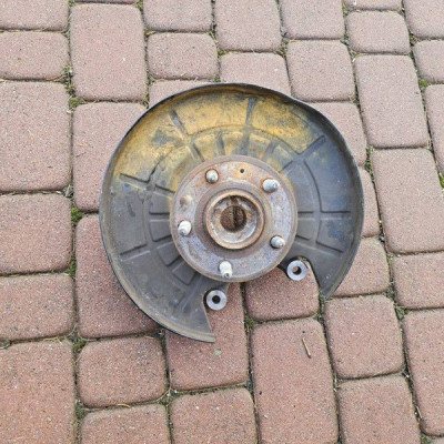 Piasta łożysko koła tył tylnego 4x4 żeliwna prawa Opel Insignia A