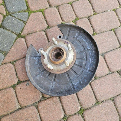 Piasta łożysko koła tył tylnego 4x4 żeliwna lewa Opel Insignia A