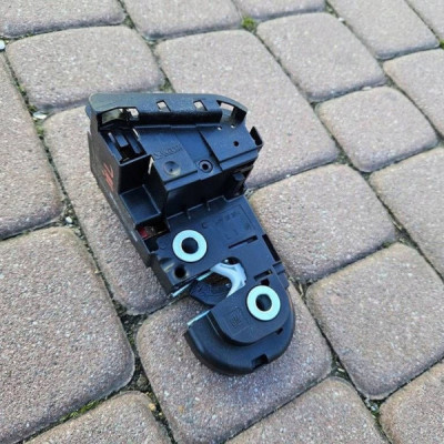 Zamek mechanizm otwierania klapy bagażnika lewy Opel Insignia A 141014
