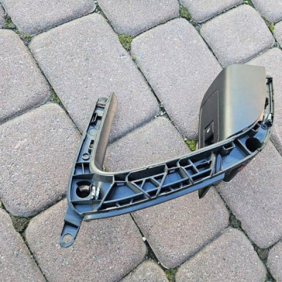 Uchwyt rączka boczka drzwi tył tylna prawa przełącznik Opel Insignia A