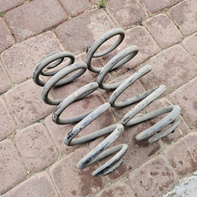 Sprężyna tył tylna komplet kombi oznaczenie CW Opel Insignia A