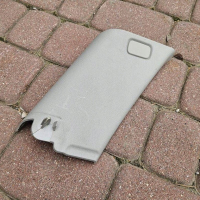 Obudowa osłona słupka tył tylna lewa kombi szara Opel Insignia A 13221265