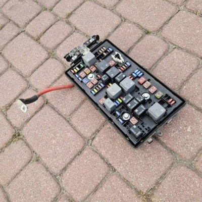 BSI skrzynka bezpieczników moduł komfortu Opel Insignia A 13345496