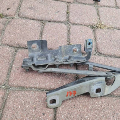Zawias maski pokrywy silnika prawy Z177 Opel Insignia A 12841600