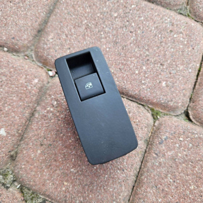 Przełącznik szyb tył przód prawy lewy Opel Insignia A 13301888