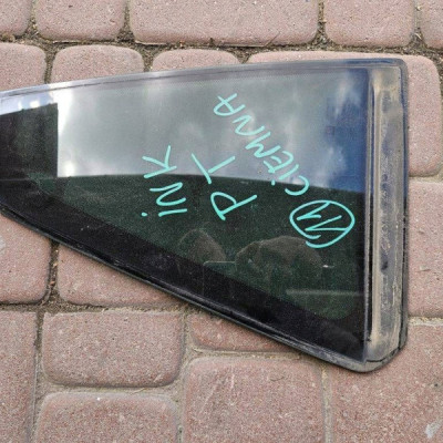 Szyba tył tylna drzwi prawa ciemna kombi 2011R Opel Insignia A