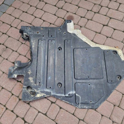 Obudowa osłona podłoga zbiornika paliwa zawieszeni Opel Insignia A 22911780