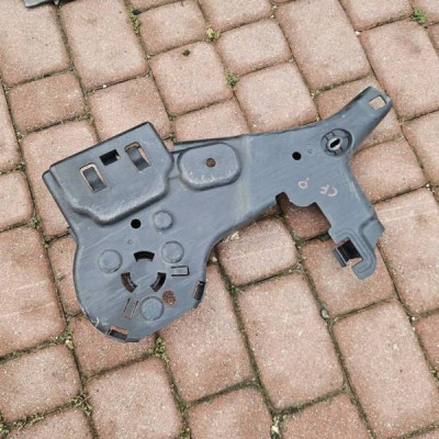 Obudowa osłona belki zawieszenia tył tylna prawa Opel Corsa F 9825278480